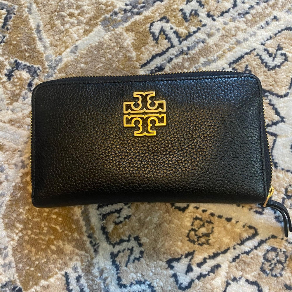 Tory Burch Britten Continental Wallet